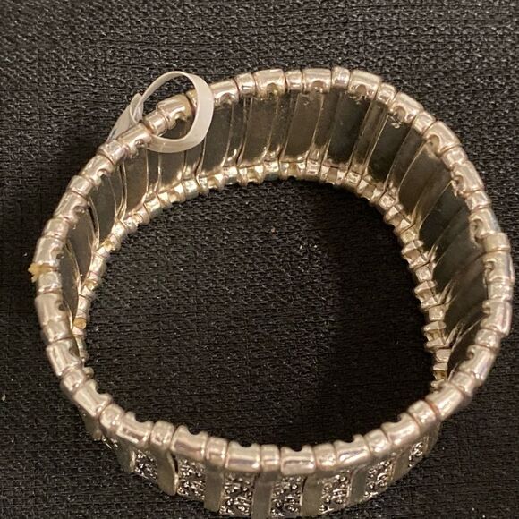 Fashion Jewelry - Stretch Bangle Bracelet - color is silver. - Picture 2 of 3